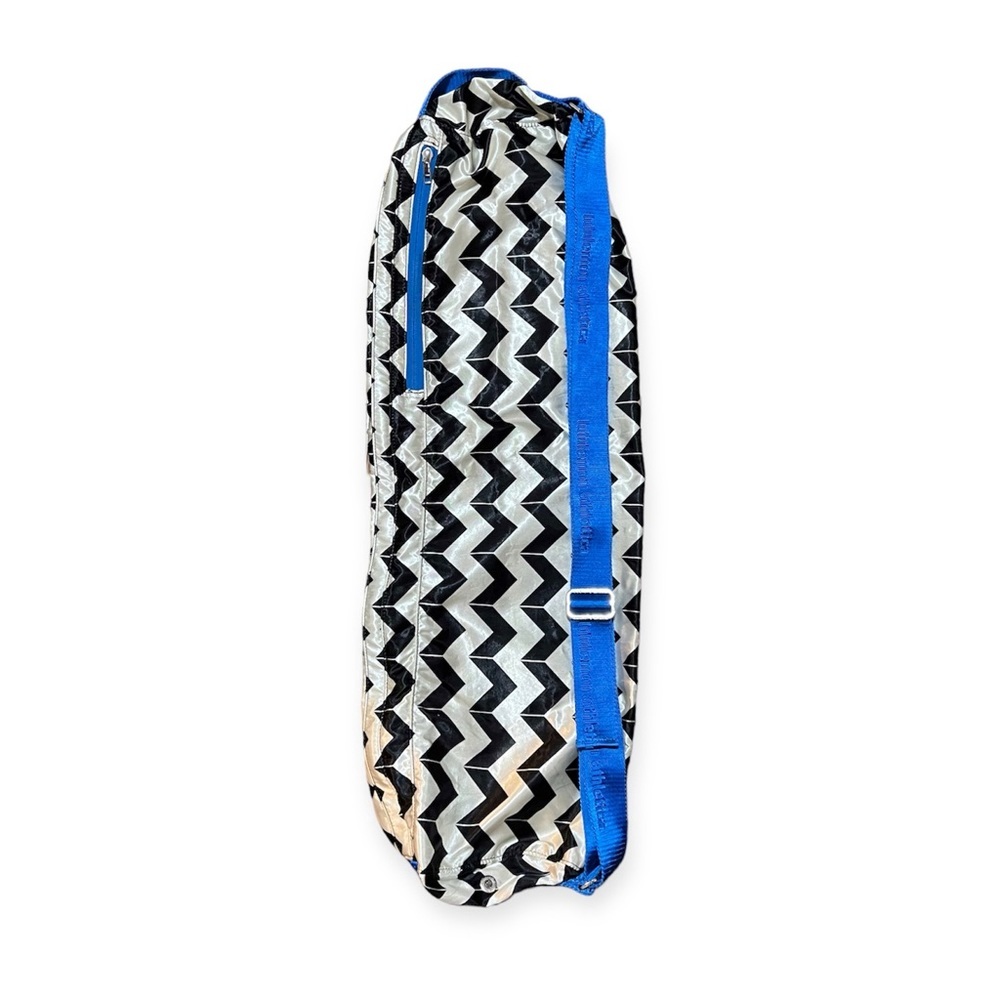 Lululemon Chevron Print Black White Blue Yoga Pilates Mat Bag